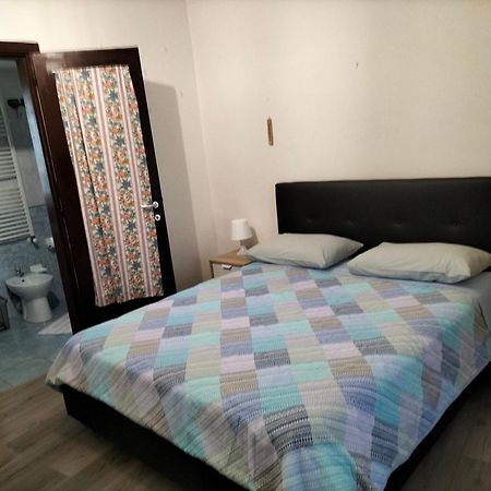 Affitti Brevi Ferrera Monolocale Ferrera 20 Minuti Da Rho Fiera E San Siro Apartment Bareggio Exterior foto