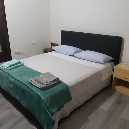 Affitti Brevi Ferrera Monolocale Ferrera 20 Minuti Da Rho Fiera E San Siro Apartment Bareggio Exterior foto
