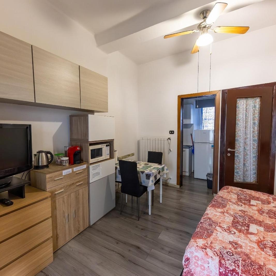 Affitti Brevi Ferrera Monolocale Ferrera 20 Minuti Da Rho Fiera E San Siro Apartment Bareggio Exterior foto